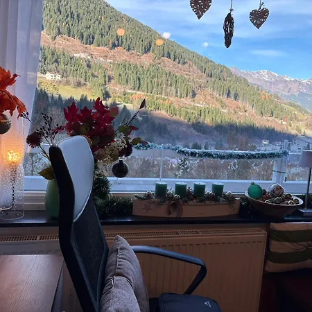 Apartman Mein *